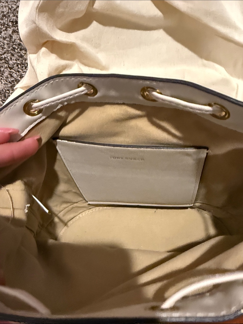 Tory burch monogram bucket bag - Picture 4 of 5